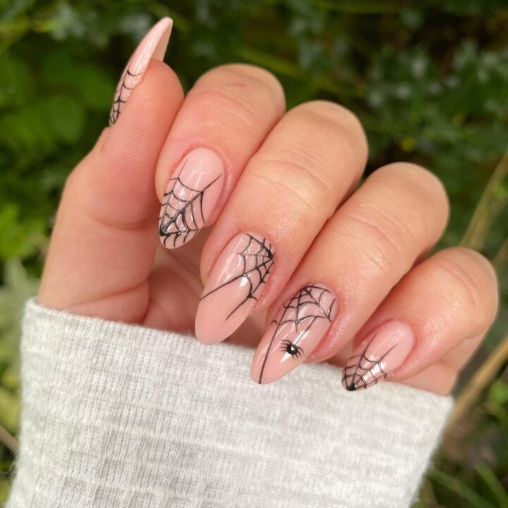 Spiderweb Nail Art